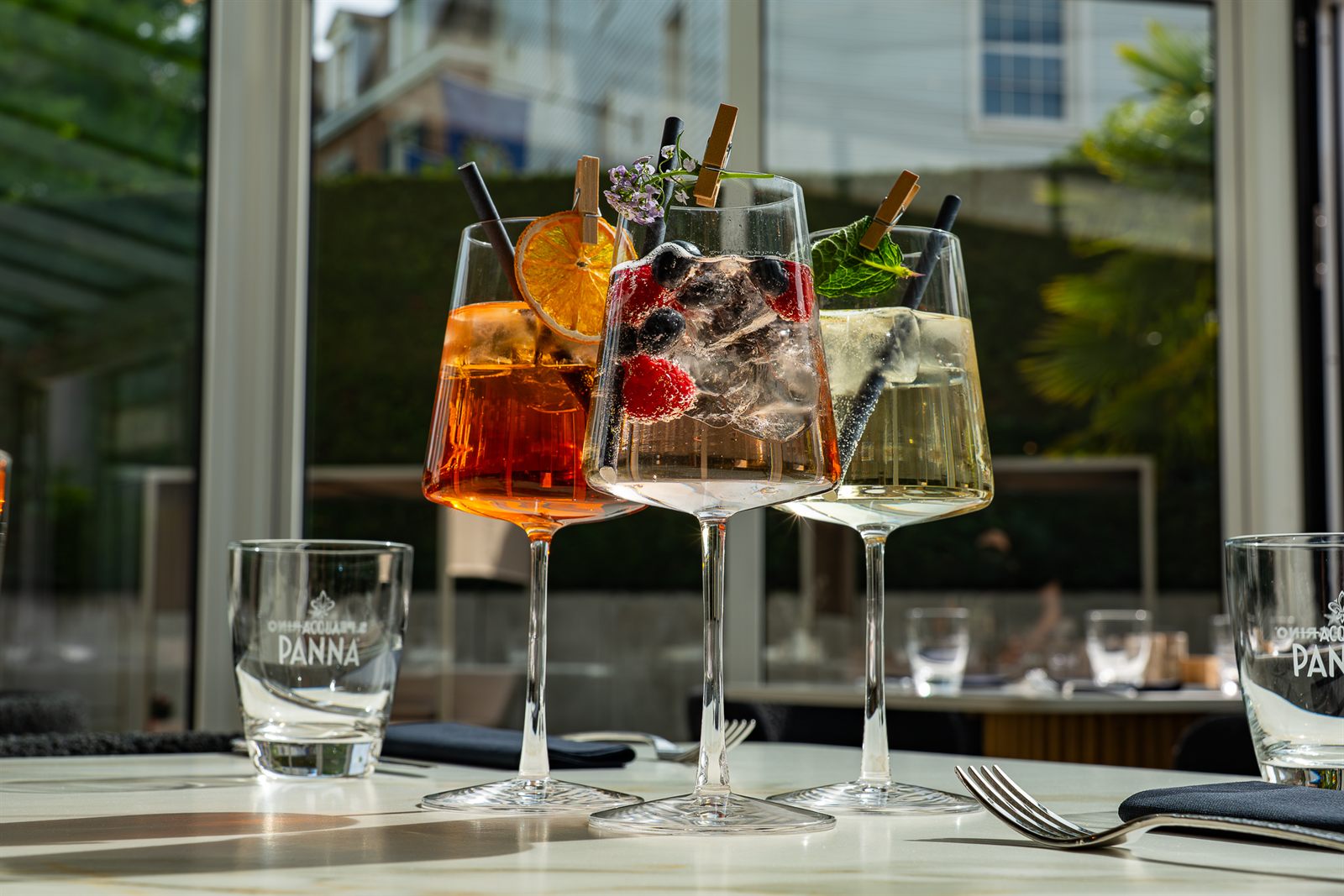 Stimmungsvolle Bar-Atmosphäre im taste