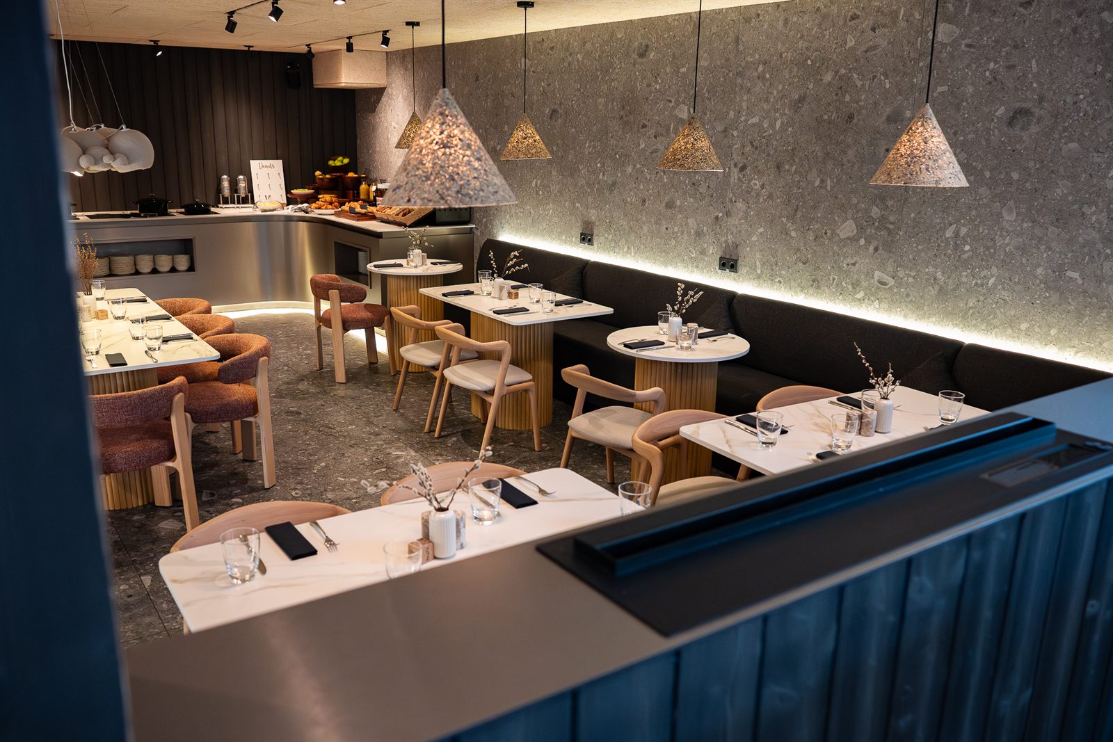 Gemütliche Sitzecke im Restaurant taste